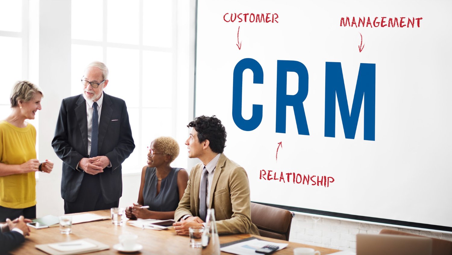 Como escolher um CRM para melhorar o relacionamento com clientes
