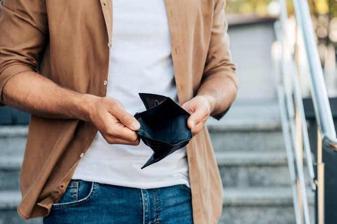 Falta de Dinheiro Pode Aumentar as Crises de Ansiedade?